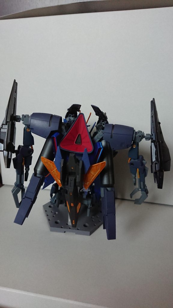 オリジナルのバイアランカスタムとはパーツの取り付け位置を少し変えてます。 