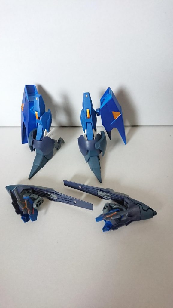 脚部はメルクワンにバイアランカスタムのパーツを付けてます。肩が寂しく感じたのでフルドド2のパーツを付けてます。