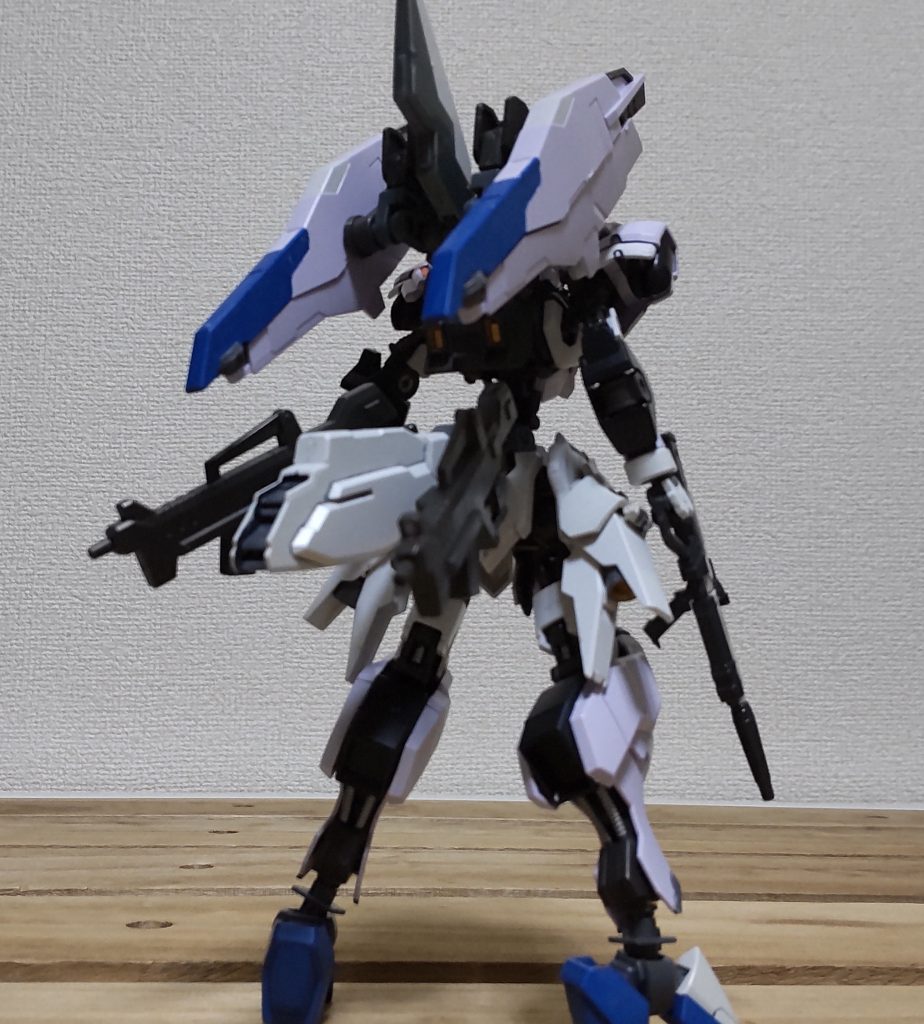 バックショット武装含めて左右対象になるように意識してます