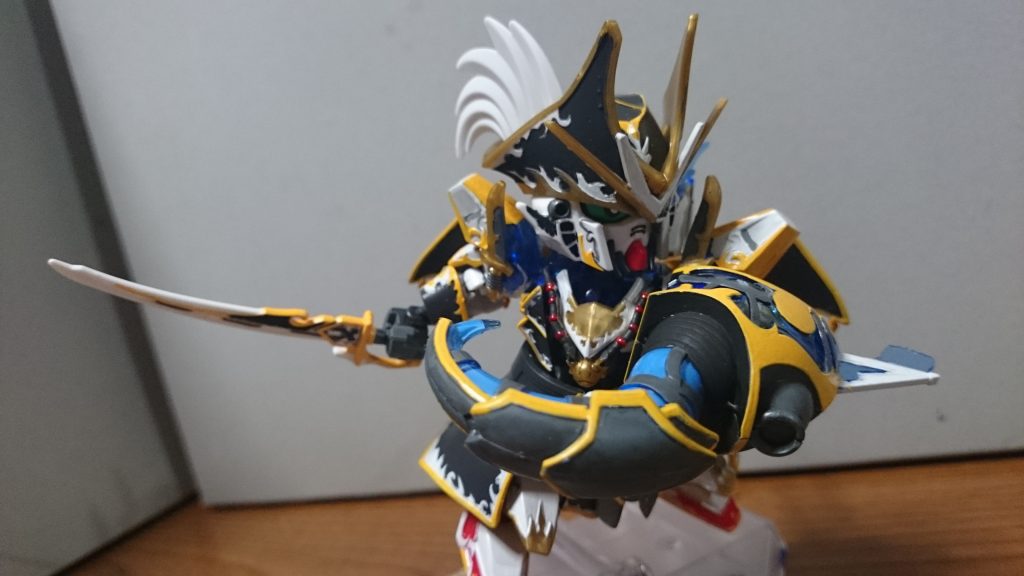 ・ジャイアントアンカーこちらもマスクと同様に、挟み込むタイプのクリア成形の2パーツっス。グレーやイエロー、ホワイトは全て塗装ハンドパーツの穴を使って挟み込むんスけど、ハンドパーツを別個に用意すれば、交換は容易になるっスよ