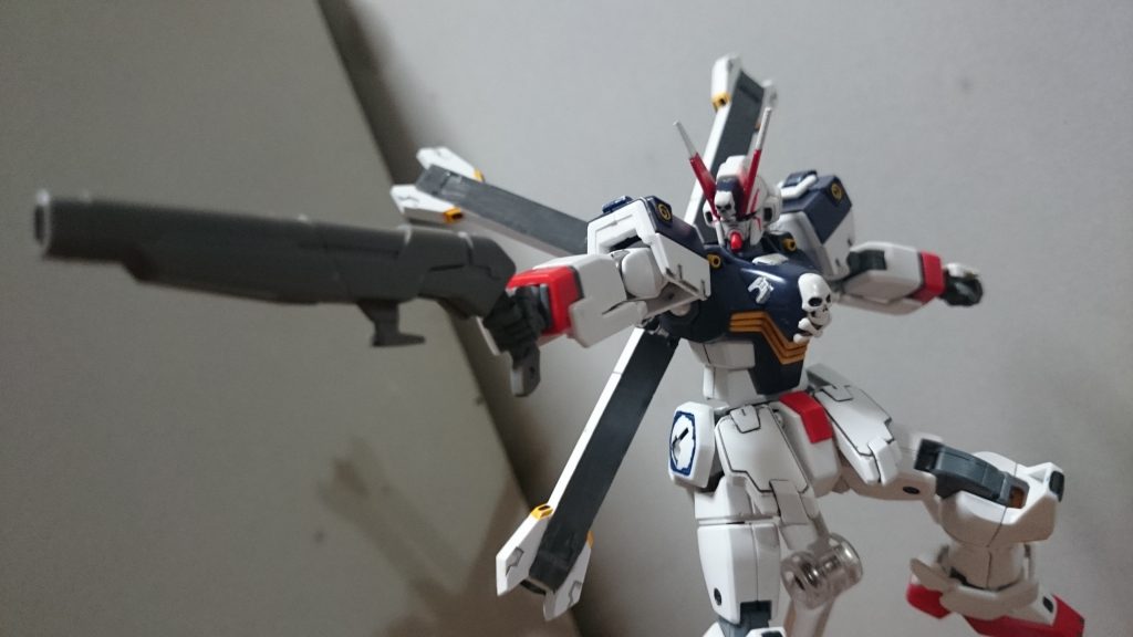 1話で使用していた武器はバタフライバスターB2丁のみ。他のビーム兵器は未使用のため使えるかどうかはわからなかったっス