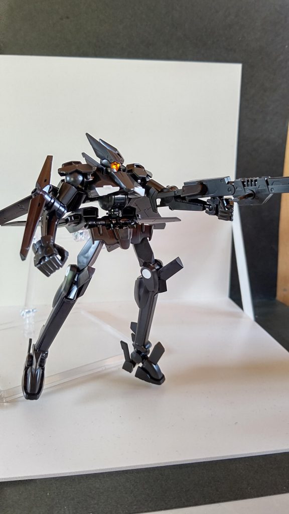 そもそも、フラッグって見た目が完成されてるんで、こうやって見ると、ＧＮフラッグにしない限りは弄りようが無いような気がしまして……