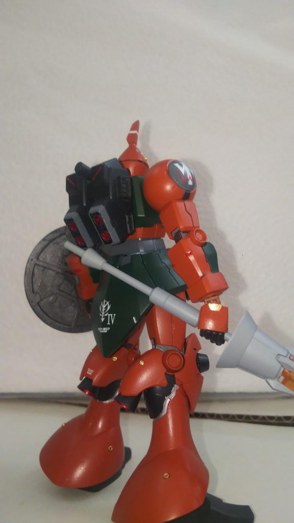 「ぐぬ〰️、こうなれば我が攻撃宇宙軍で連邦の」その時無線が入る。「お待ち下さい、ドズル兄さん」その声に聞き覚えがあった「ガルマ、ガルマなのか❗でも何故ここに?」「この争いを終らせる為、この状況を押し返しスペースノイドの自由の為に❗️」