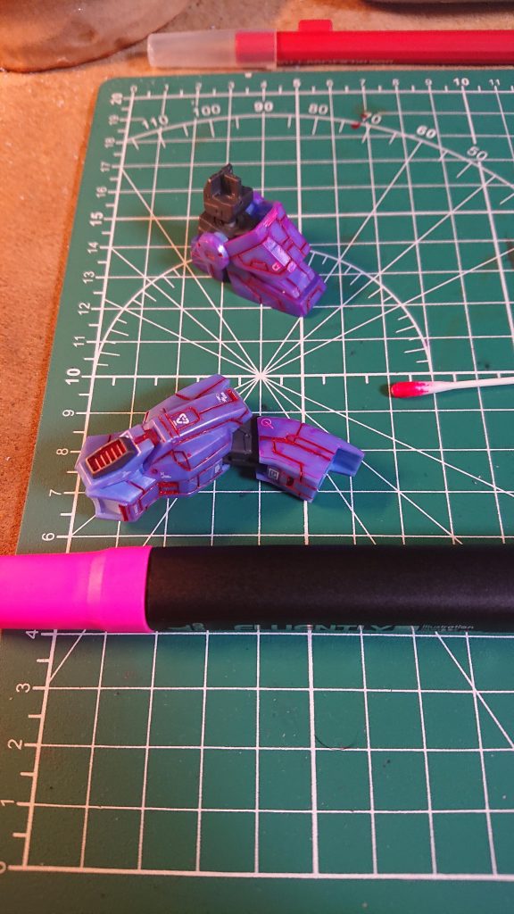 フィルタリングランナーでいい具合のピンクを探しましたところ、この素材には蛍光ペンが1番良い色が出ました!100均の水性、アルコール系だったかな?