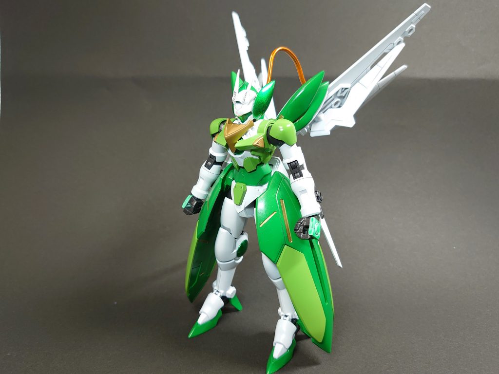 妖精をイメージした太陽炉搭載型ガンプラ。機動性重視のカスタム機という設定