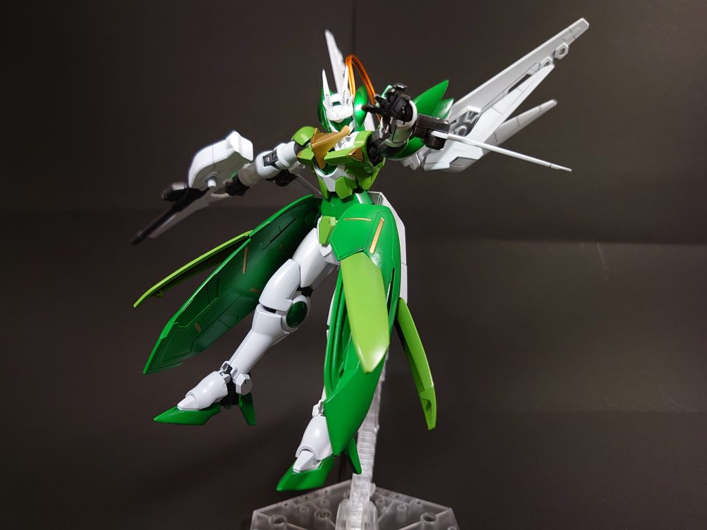 アルケーから引き継いだバインダーには特殊GNファング「フェアリー」が搭載されている。通常の戦闘では撹乱用のGN粒子を散布し、トランザム時限定で攻撃に用いられる