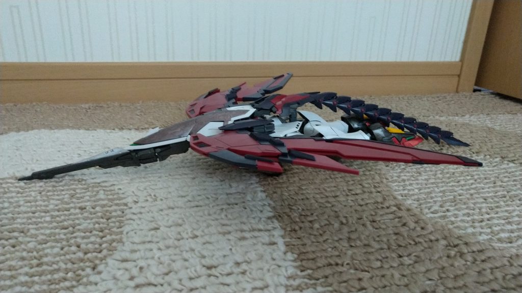 本機はトレーズの居城へと侵攻してきた、ホワイト・ファングの勢力と交戦したと言う記録が残されている。その際、トレーズ本人が搭乗し、敵機の殲滅に成功している。その後、本機のデータを元に、トレーズの趣味も加えたガンダムエピオンが完成することになる。今回はこれで終わろうとおもいます。最後まで見ていただきありがとうございました！