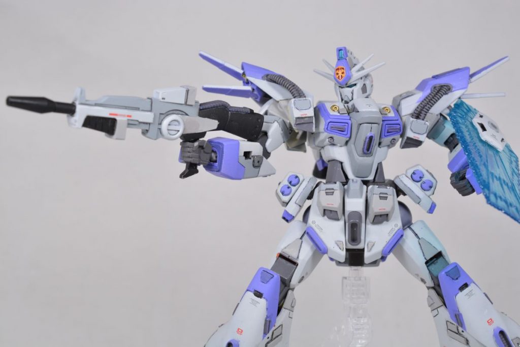 基本兵装のビームライフル。HGUCバウのものをベースに作成しました。