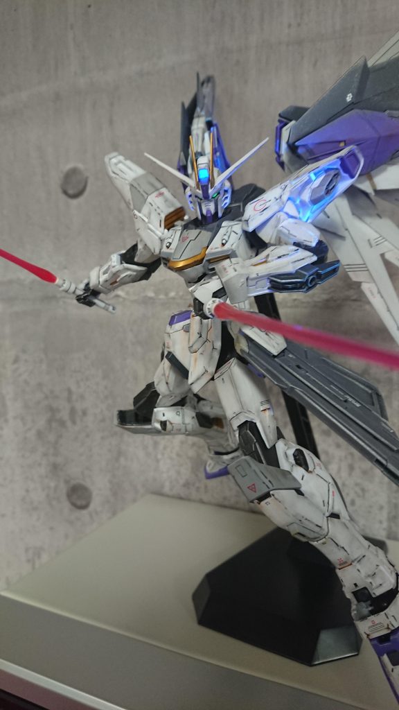 MGフリーダム2.0ウェザリング塗装–3枚目/制作者：@Kazon1221