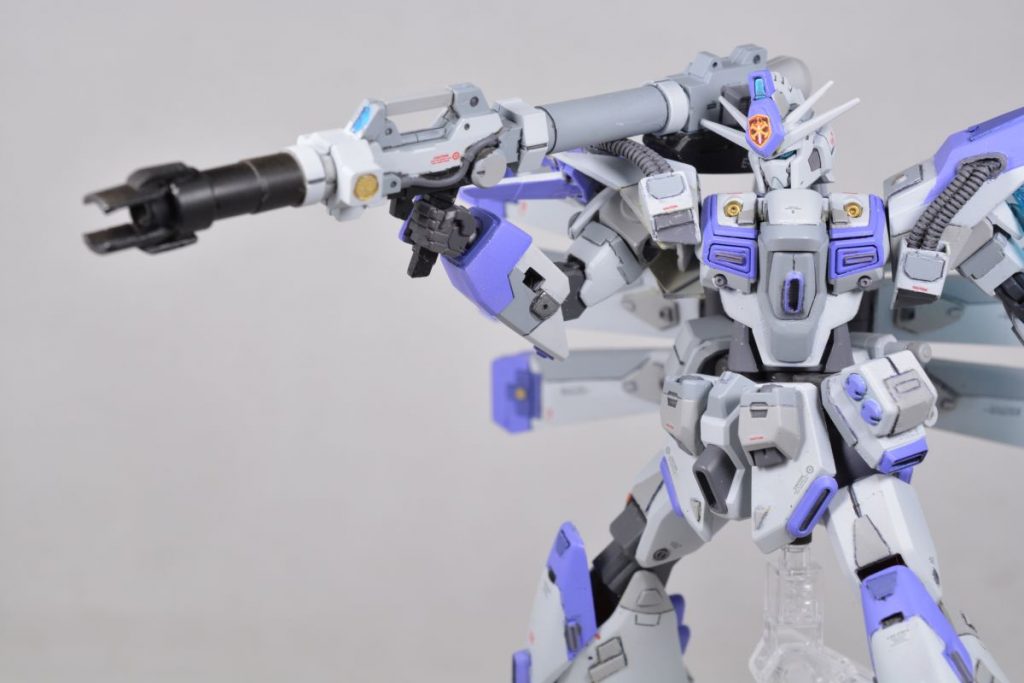 劇中で印象深かったビームランチャーも作成しました。こちらは30MM陸戦用アルトのバズーカをベースに作成。