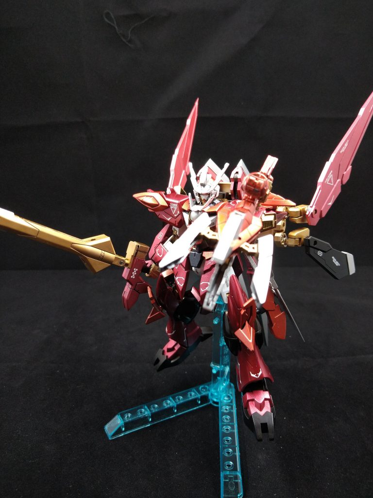 ヴァルカノン左手に装備したアーム先端を閉じてドリルのようにしたり、高い握力で対象の物を握ったり操作します手数の補助としての役割も担います