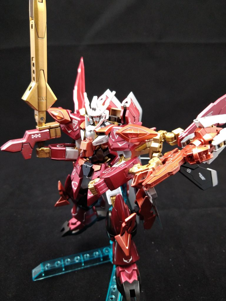 ソーンツァガンダム紅炎!トリッキーな万能型の光冠超重装備な遠距離型の黒点この2つに対し紅炎は多目的な近接型となります。続いては武装紹介です