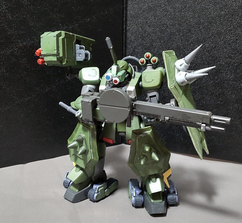 以降ポーズ集キャタピラーを利用した高速移動は同僚のバクゥを上回り、ドムトルーパーのホバー移動でも追いつけない。