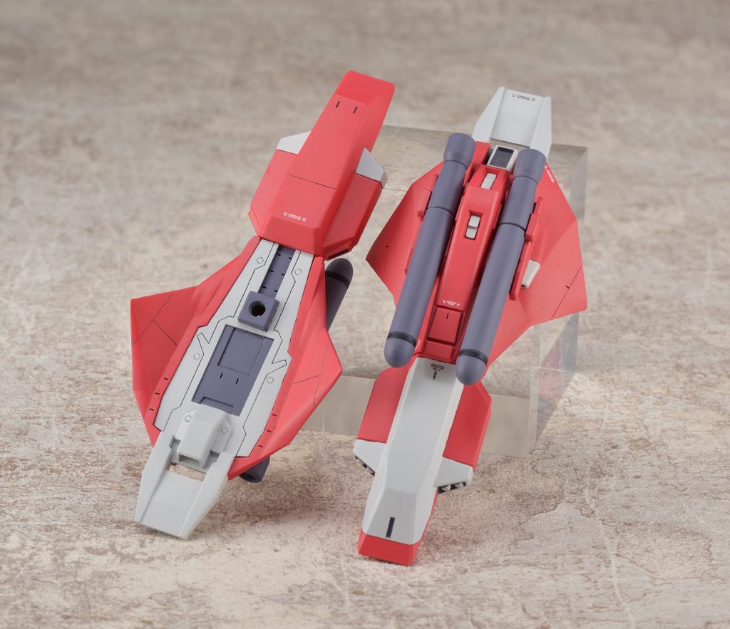 水中用シールドブースターは裏面のデザインがヘイズルのシールドブースターと同一だと思われますが、HGヘイズルのものと大きさが異なるためすべて新造しました。