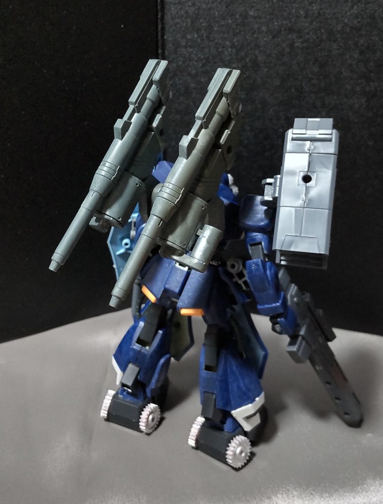 フォールディングガンは左右に1本ずつ装着可能です。