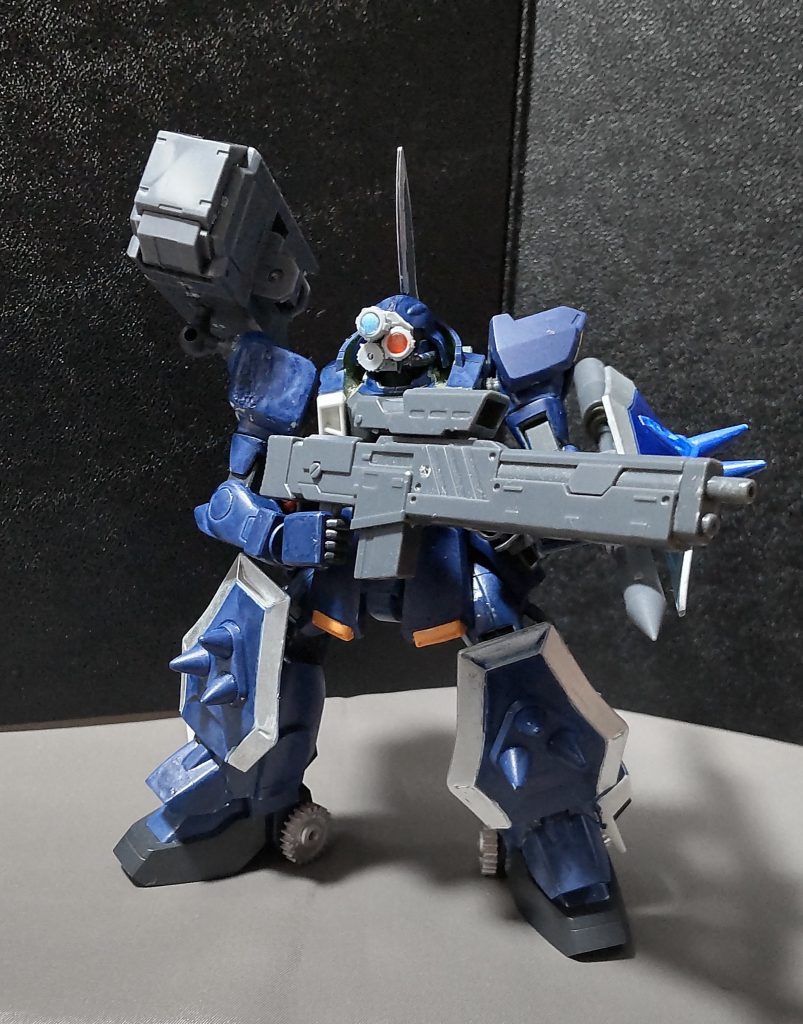 ローラーダッシュ形態ターボカスタムには敵わないが、同僚のバクゥとは互角の機動性を誇る。