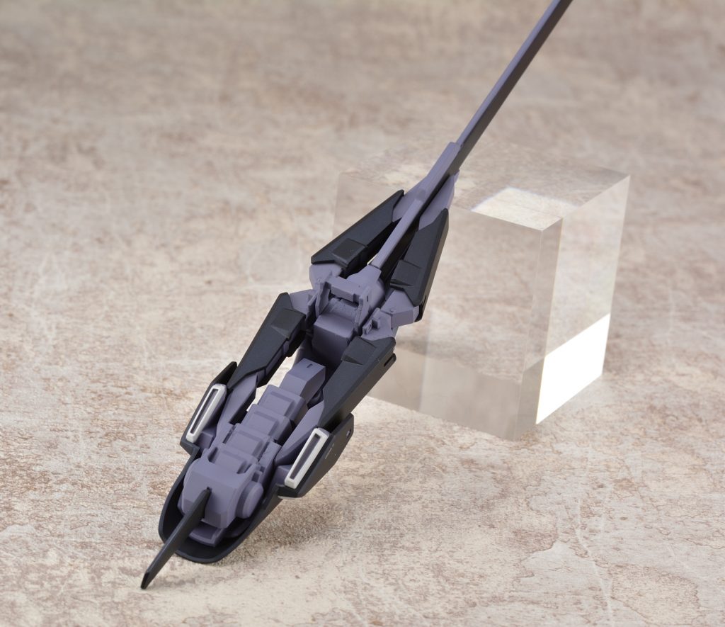 コンポジットシールドブースターは裏面の蛇腹アームが干渉するのでコンパクトなデザインのものを自作しました。