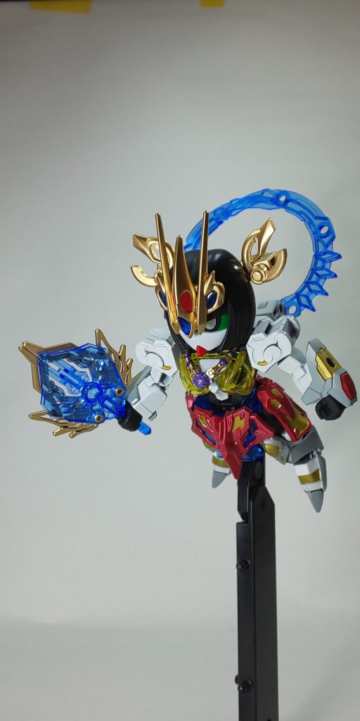 ヴォワチュールリュミエールはタミヤエナメルにゴールドリーフとレモンイエローを混ぜたモノを使用。製作動画もよければ。https://youtu.be/8evK5jHpJ-w 