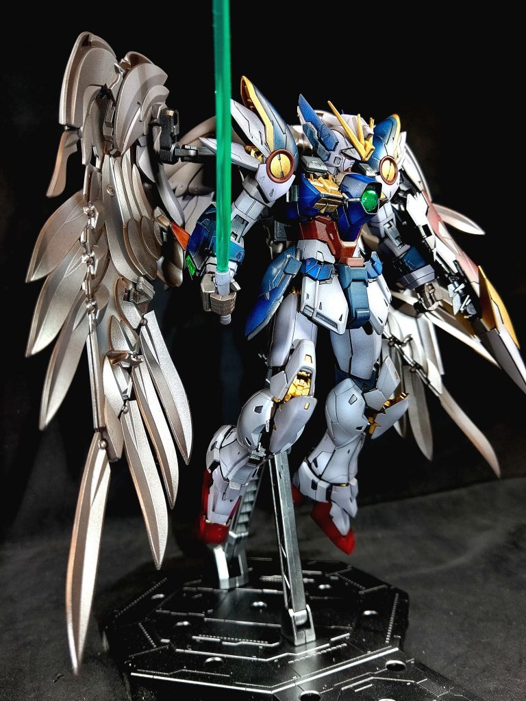 舞い降りた英雄(ヒイロ)–8枚目/制作者：やっすおう