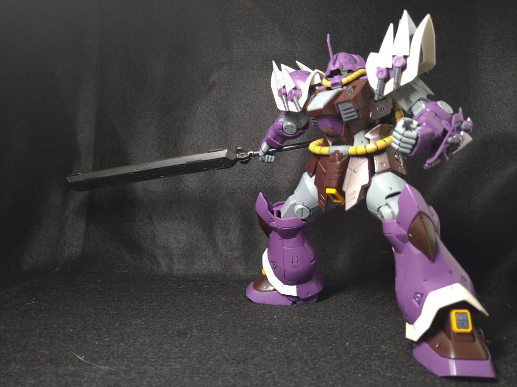 撮影中近くに転がっていたので持たせてみた