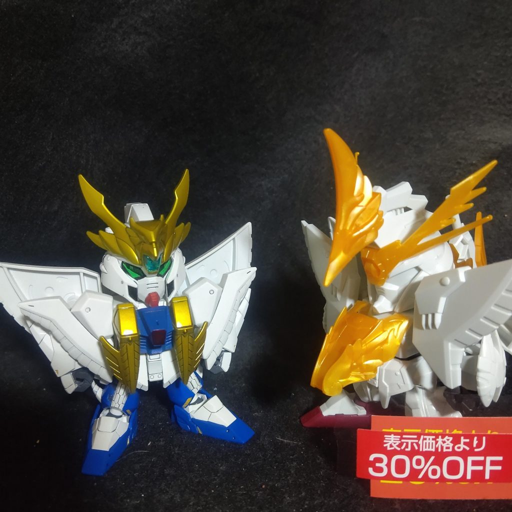 三國伝 キット  私の地元でわあまり人気が ないらしく再販されてから しばらく売れ残り元々高額キットだからなあ30%offで2633円で 5体セットシュウガンダム ゲット出来ました