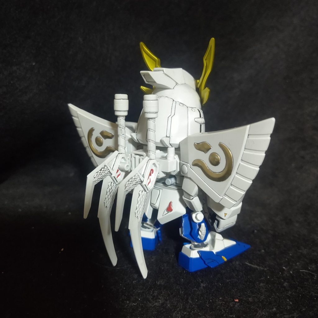 後ろ姿  蝶々みたい後ろ姿も  しっかりクスィーしてていいんでない