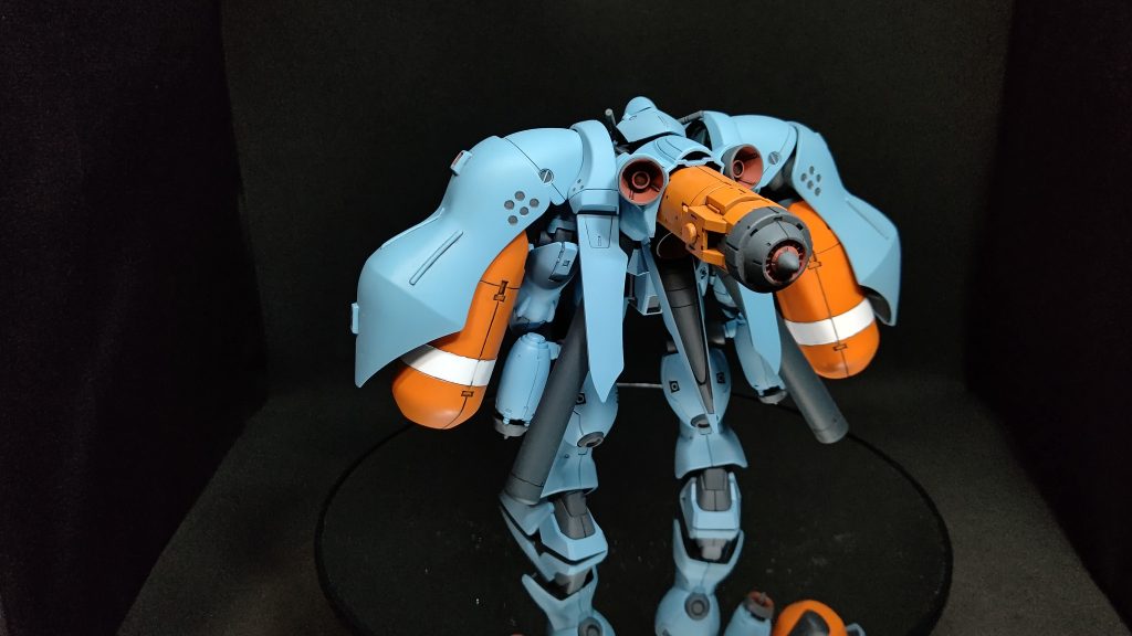 後ろから オプション装備のシュツルムブースターは「シュツルムジェットブースター」に改修しました。