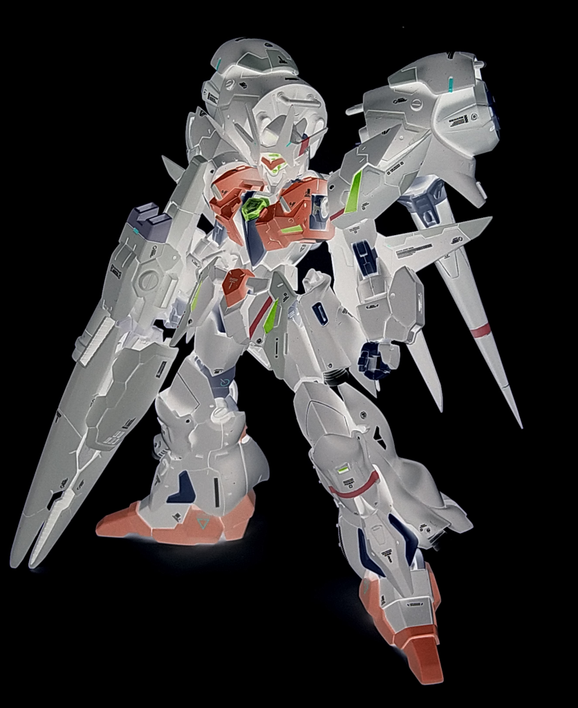 ■ネガポジ反転エルドラレインリリィは元にしたGP-コアレインリリィとは違うカラーで塗装しましたが実はネガポジ反転することでGP-コアレインリリィのカラーになるというギミックを施しています。個人的にクリアパーツは塗装できなかったので合わせるのは断念していたのですがどういうわけか緑色になってくれたので助かりました