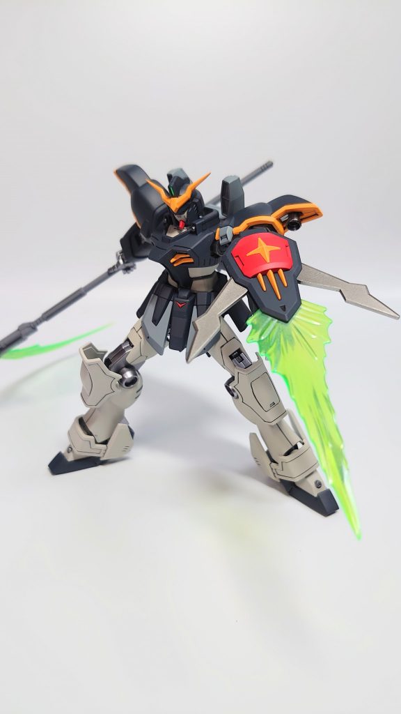 ビーム刃は根元に薄くシルバーを吹いて、全体的にも薄くクリアグリーンを重ねています。