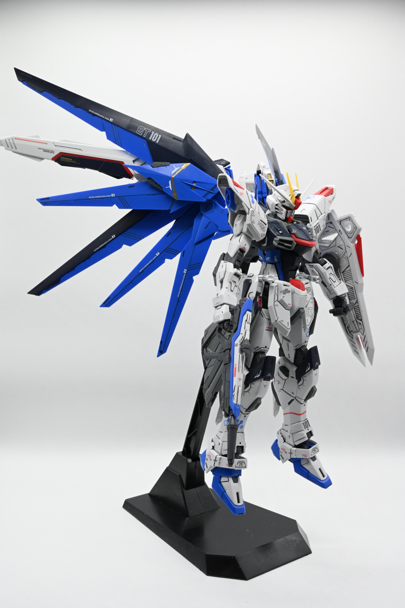 MG フリーダムガンダム Ver.2.0｜oz5500さんのガンプラ作品｜GUNSTA 