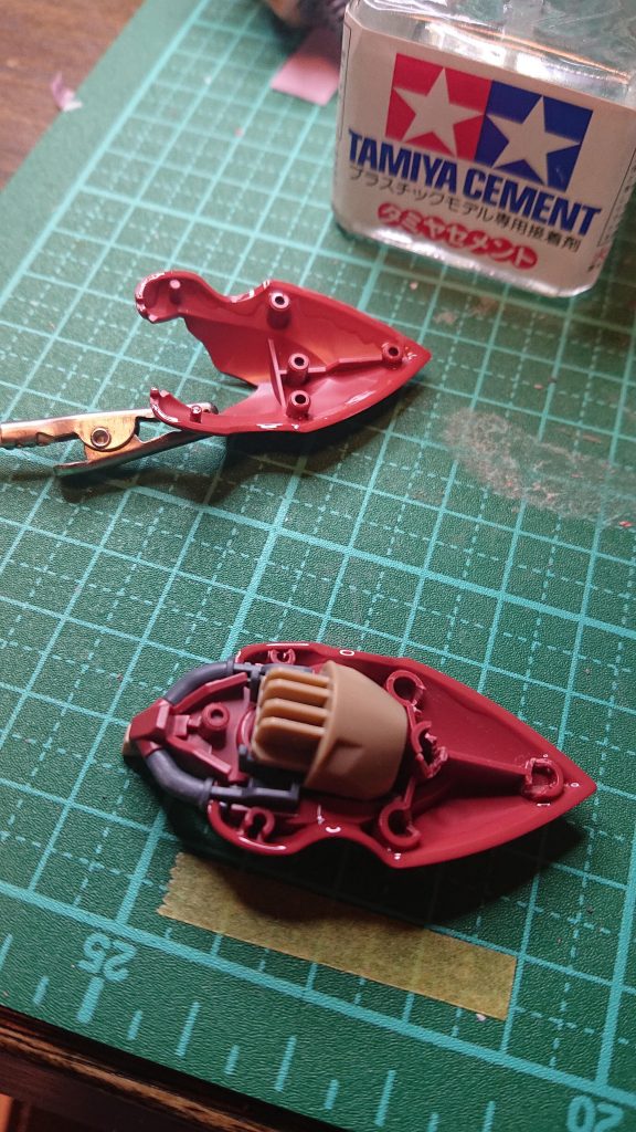 頭部の合わせ目消しの仕込み