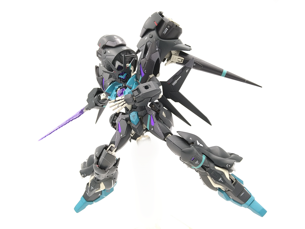 ■接近戦ビームブレイドを展開した状態。二刀流もやりたかったですがキットの入手と金銭面の方で断念いたしました。