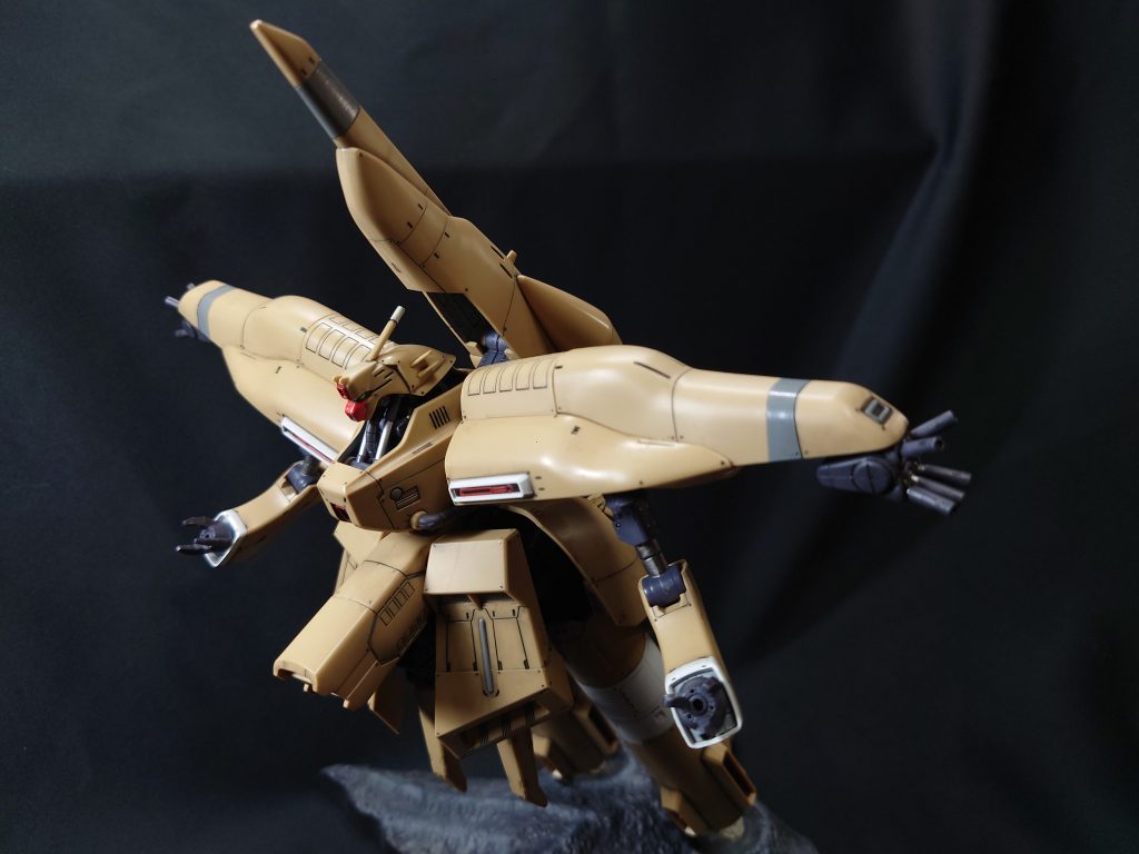 アクセントにグレーのラインを入れてます。