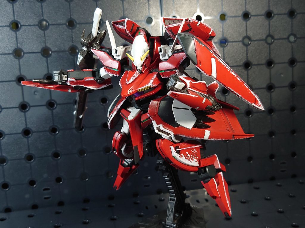 グリーンのセンサーカメラを各部に付けて、リアルなロボット感を追加。