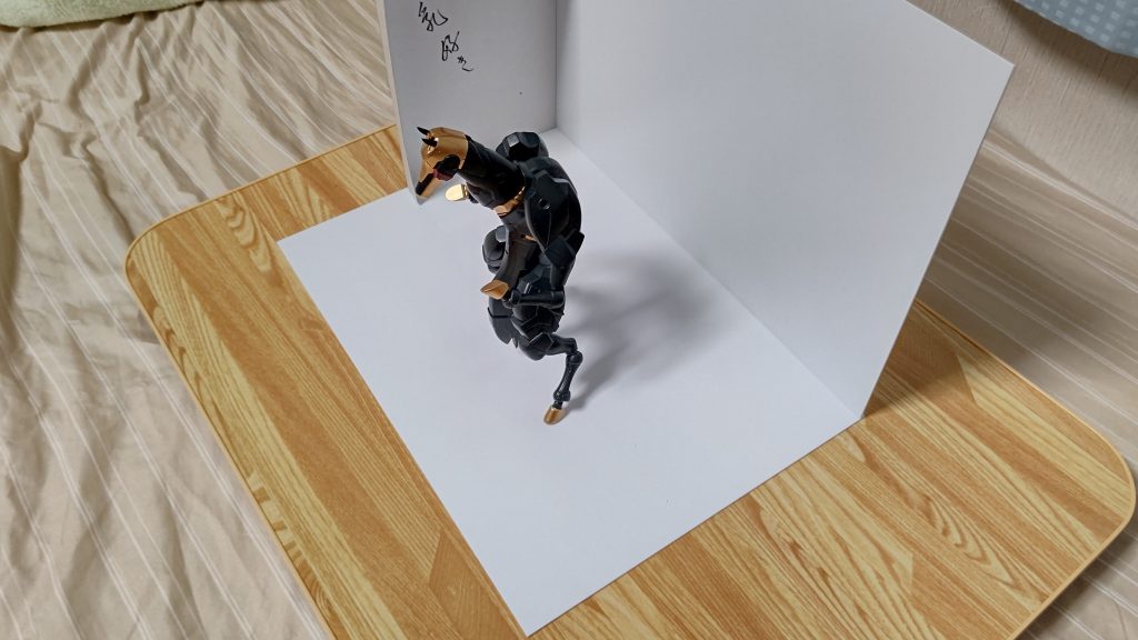 脚部周りはソコソコ弄っているので一応は二足で自立します