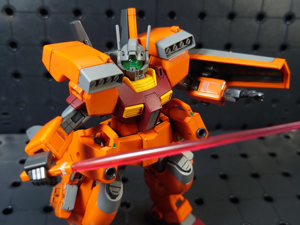 ジムⅢ ビームマスター をU.C.系だったらどうかなっと思い作成しました。キットの箱を開けてよく観ると、まんまジムⅢが組めるなと思ったのがきっかけでしたが、かなり遊べる機体に仕上がり満足です。