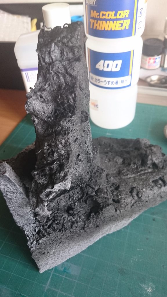 サイトで見た発泡スチロールで地盤再現、、、、市街地激戦区?付近(笑)をイメージしました。