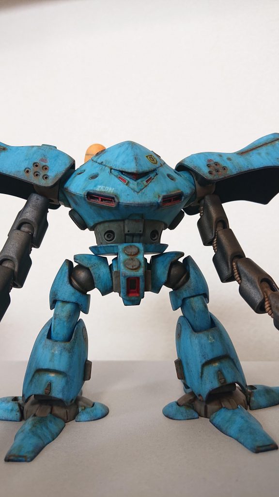 水中で運用された使用感を出すことをテーマに製作しています。ウェザリングは何層か重ねています。