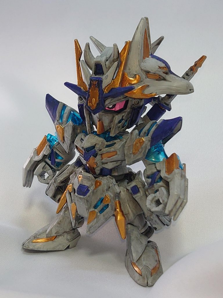 しかしながら今回はとにかく勉強になることが多かったです。BASEの塗装の塗膜の強さが凄かったり、SHADEの影の落とし具合が独特だったり…。あとは写真では分かりづらいですが重ねて塗った後の質感が彫刻の様になり、かなり上品になりました。