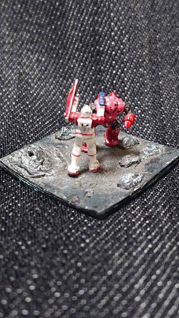 みなさんも作った作品を大切に保存しておくと良いですよ。そして何十年か後に見て、作った時のことやその時の思いなどを懐かしんで下さい。