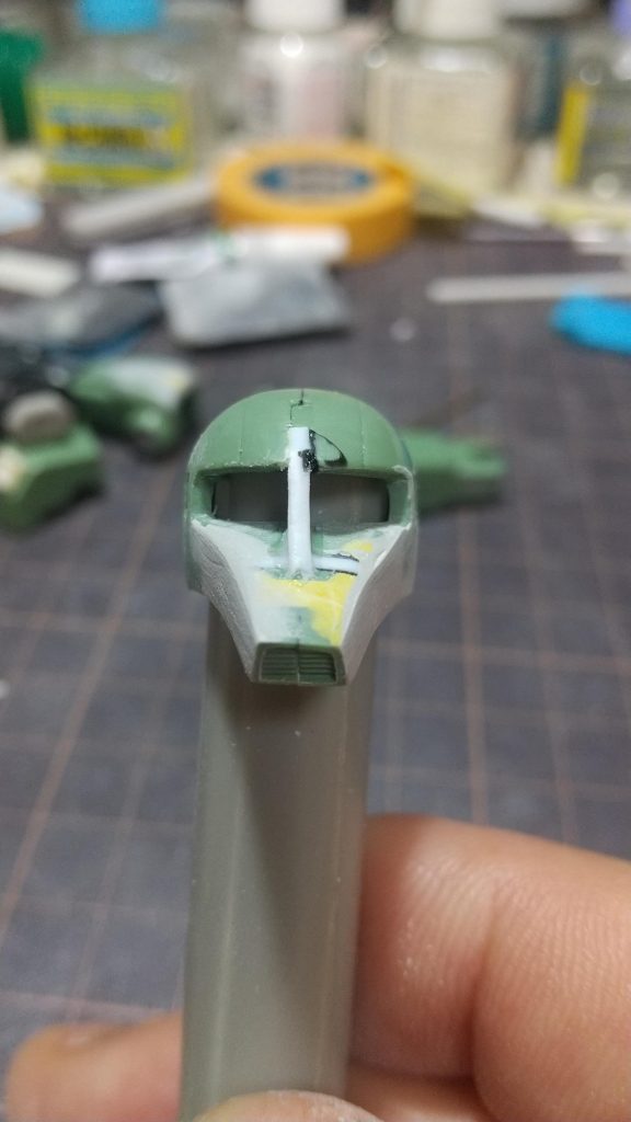 ほほをポリパテにてふっくらさせました