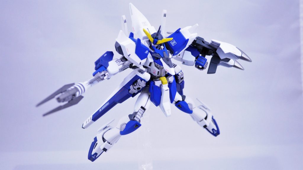 小柄なF91にパーツを足してボリュームを出しては他の部分とバランスをとる、今回はそんな作業の繰り返しでした。