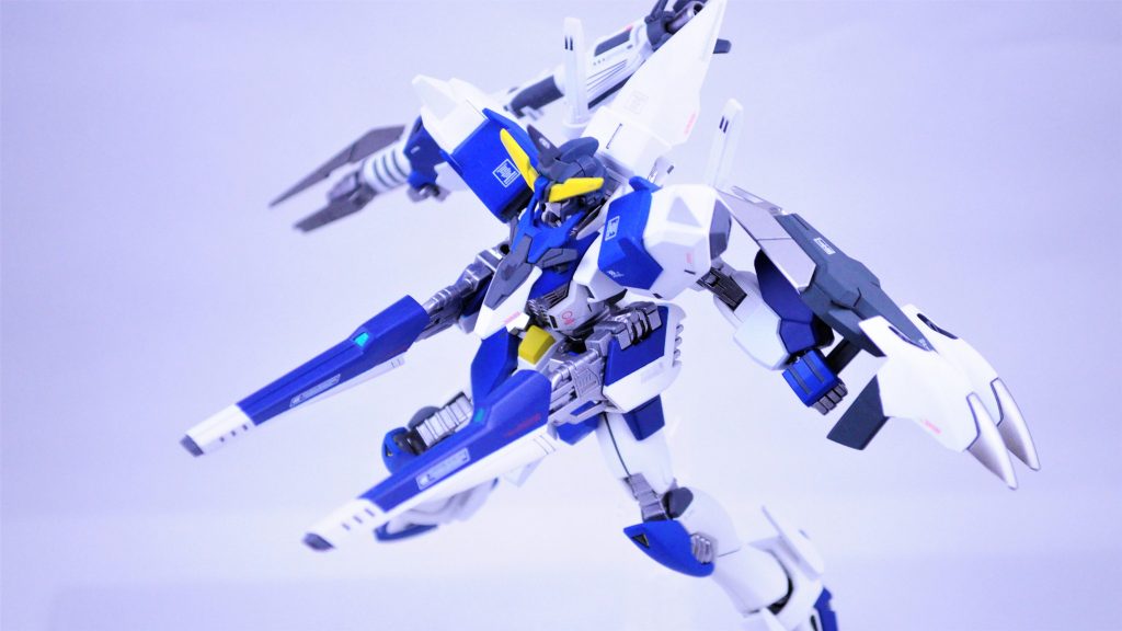 今回カラーリングの参考にしたのはエアマスターバースト。ミキシングで困るポイントのひとつはカラーリングだと思っていますが、既存の機体のカラーリングを参考にすると気持ちが楽。