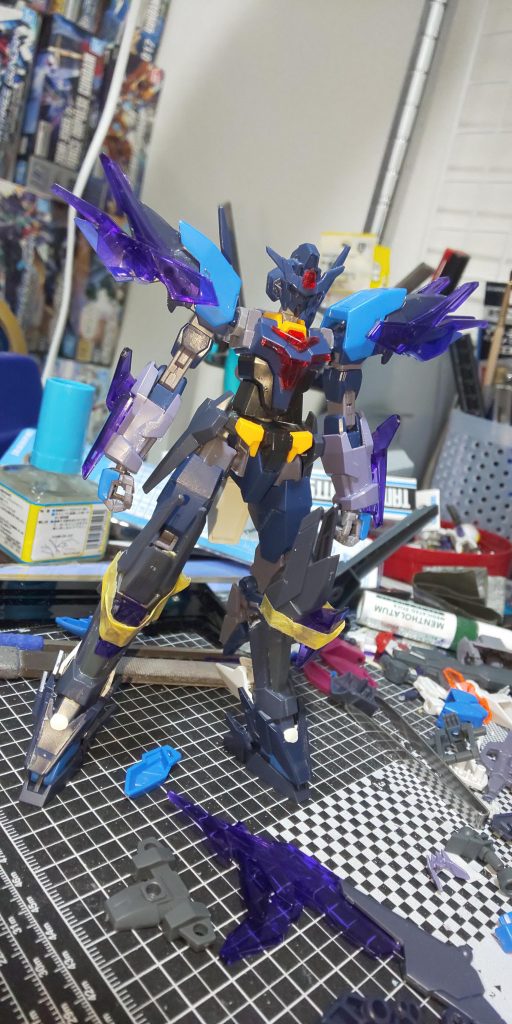 アーマーをトランジェントグレッシャーを使用出来るだけ紫のクリアパーツを使用したかった。