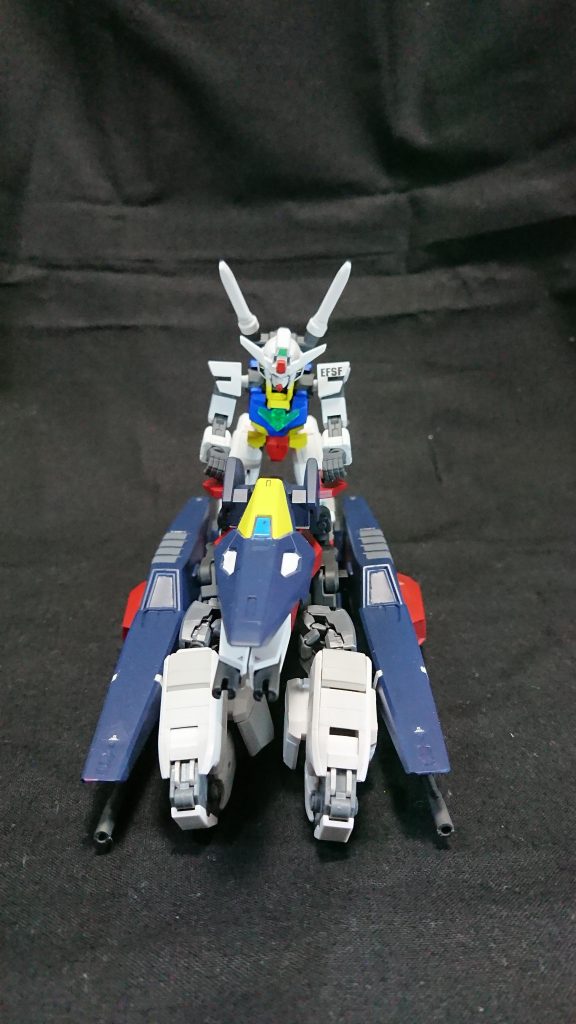 Gアタッカーに乗ったコアガンダム。ZZに登場するメガライダーをイメージして作製しました。単体でも戦闘機として運用可能だが、主にコアガンダムを乗せるサブフライトシステムとして使用される。また、後部にもう1機乗せて二人乗りする事も可能です。武装はサイドにビーム砲2門、ミサイルがあり、中央には主砲となる連結メガ粒子砲1門あります。