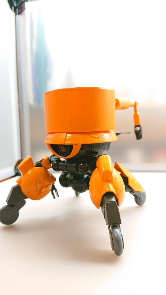 ウォドムファイド[86]に出てくるファイドに出来るだけ近づける為にウォドムポッドをベースに製作頭部のヘルメットはプラ板とプラ棒を加工して再現オリジナルの工夫もいくつかあります