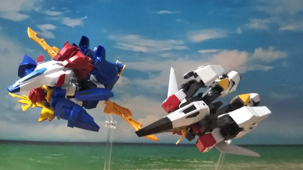 前回制作したガンプラファイバードのファイャージェット形態と一緒に