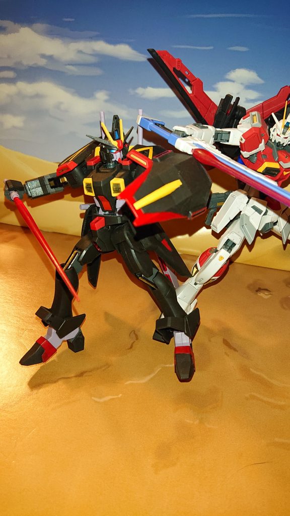 現在のガンプラほど可動域は広くないので 中々満足のいくポーズがとれず、なんども一緒に映ってるソードインパルスを転倒させてしまい ブレードアンテナとビームライフルの腰への接続部分を折ってしまいガックリ( ；∀；)ガイアいつかリメイク出るといいな♥️もちろんこの子もお気に入りよ。2時間で組む予定が6時間以上かかったから愛着もわくものよw