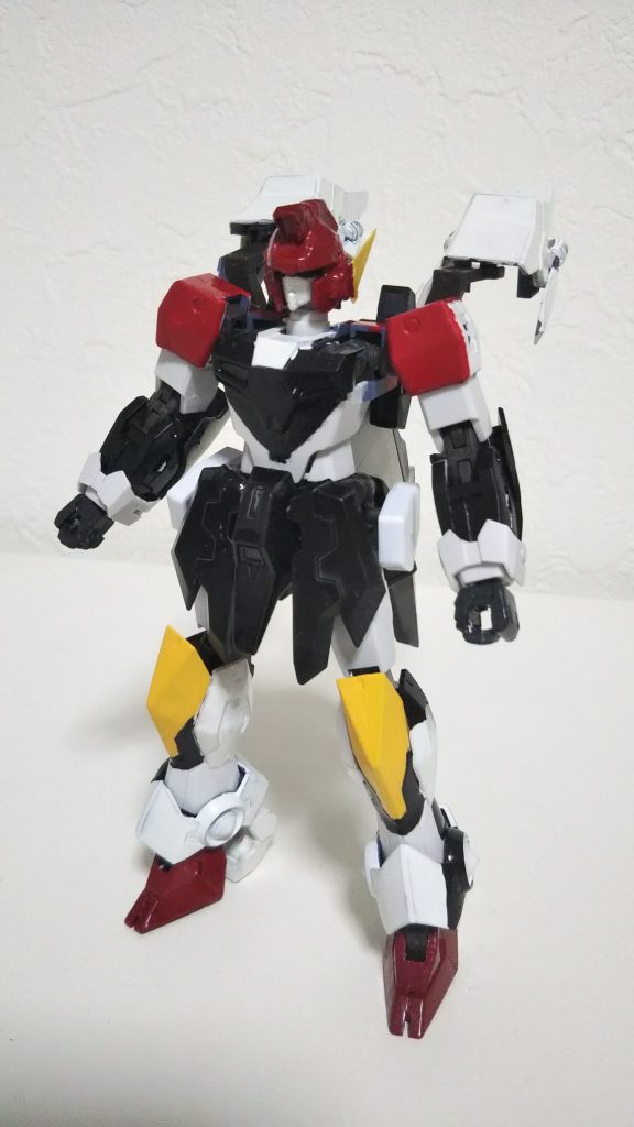 グランバード(非武装)胸のアーマーをまだ装置せず、肩の上にかかるアーマーの変形を変えて、頭部を変更して再現しています