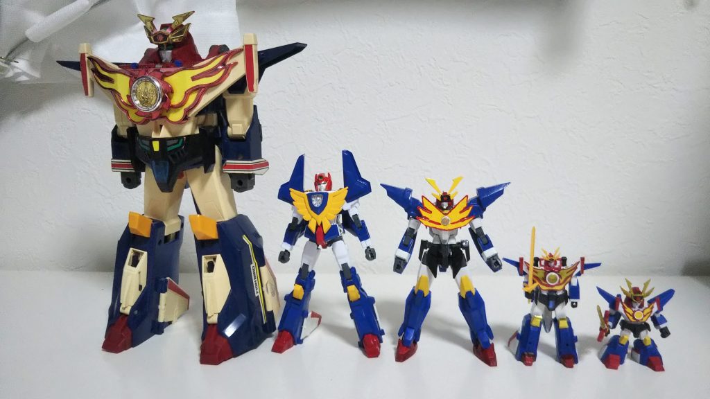 左から当時の玩具 童友社のプラモ         ガンプラで再現したもの ブレイブガム食玩の勇者列伝コレクション のファイバードたち